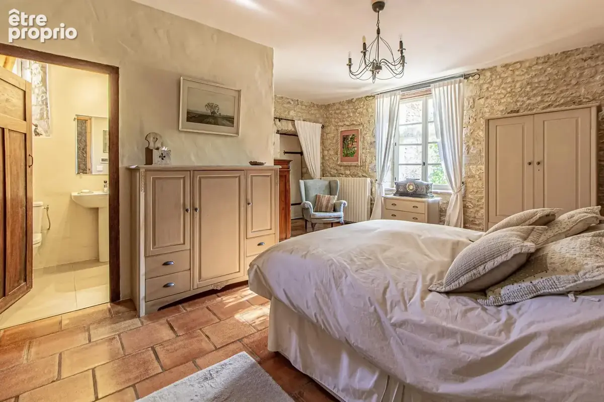 Superbe maison forte restaurée sur plus de 3 hectares - photo 10