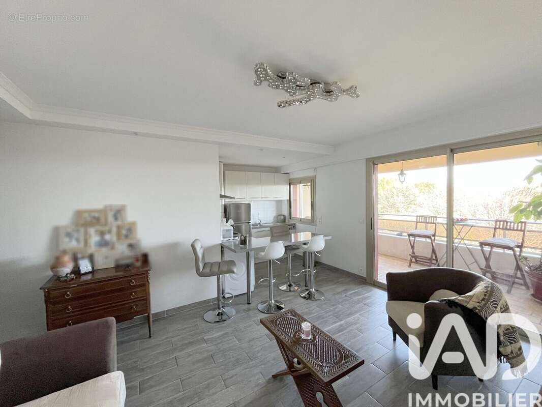 Photo 2 - Appartement à VILLENEUVE-LOUBET