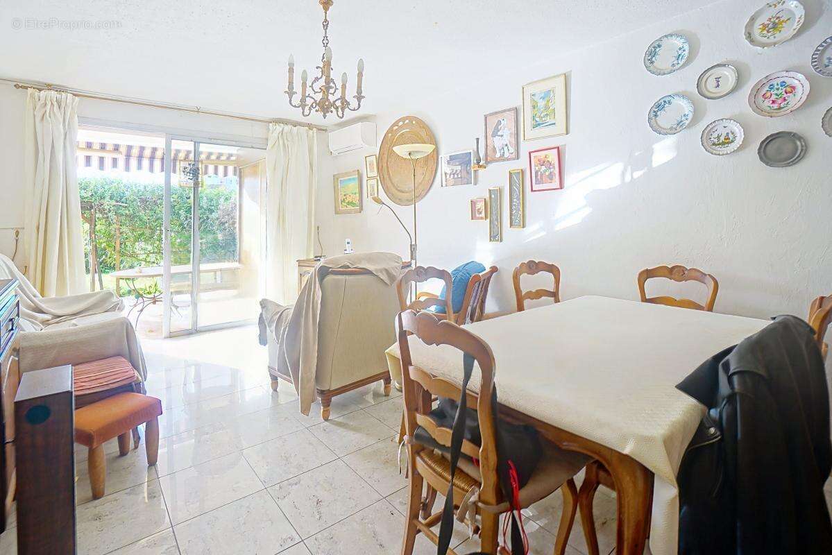 Appartement à LE CANNET