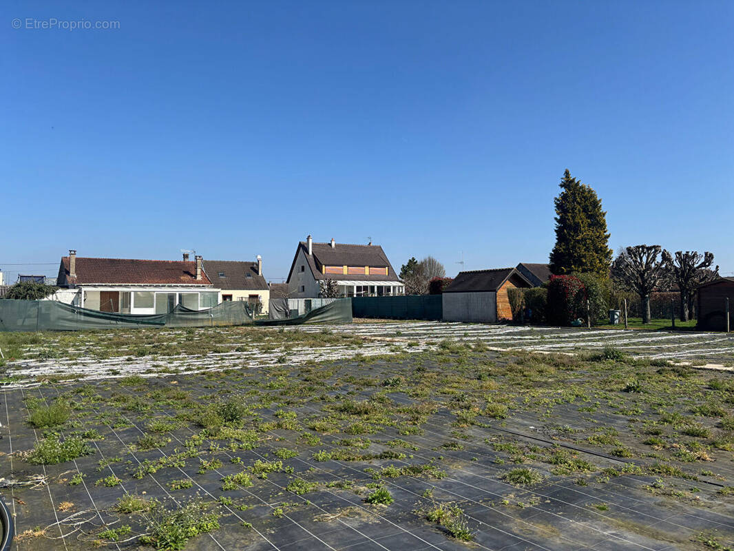 Terrain à FAREMOUTIERS