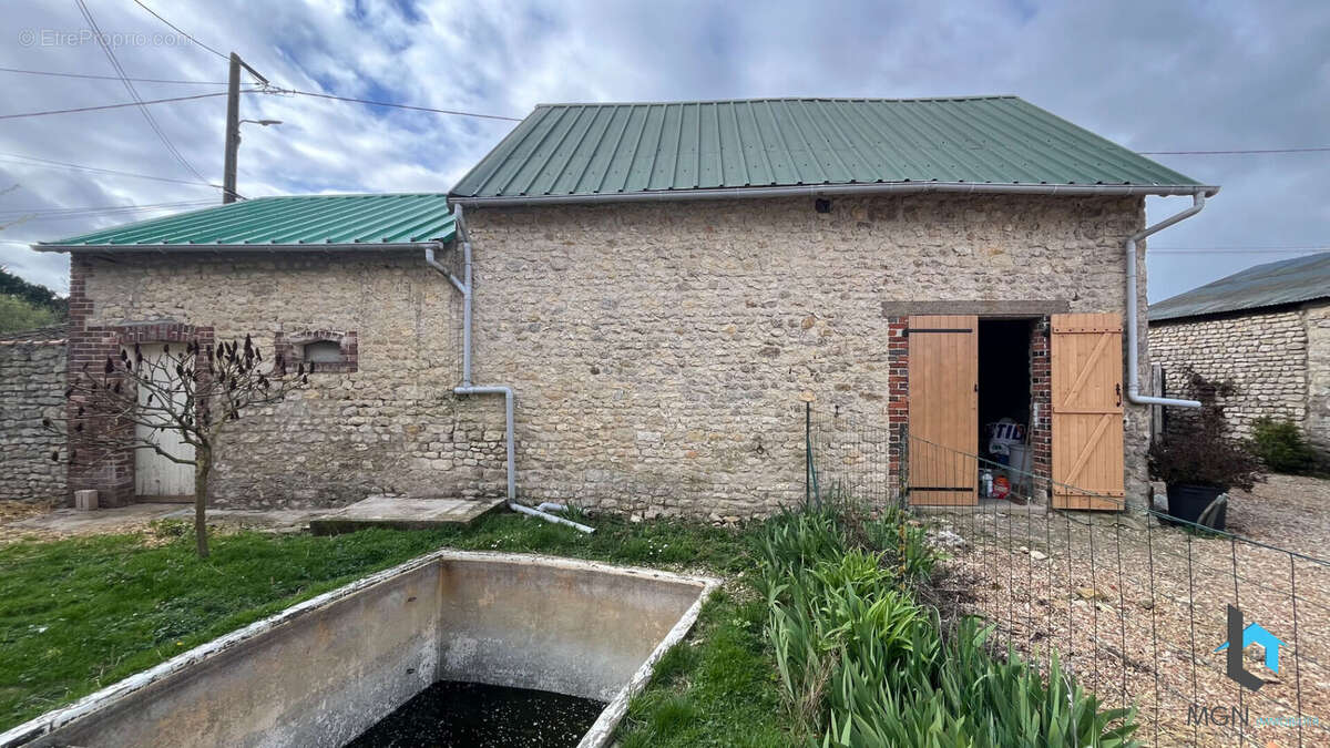 Maison à NEUVY-EN-DUNOIS
