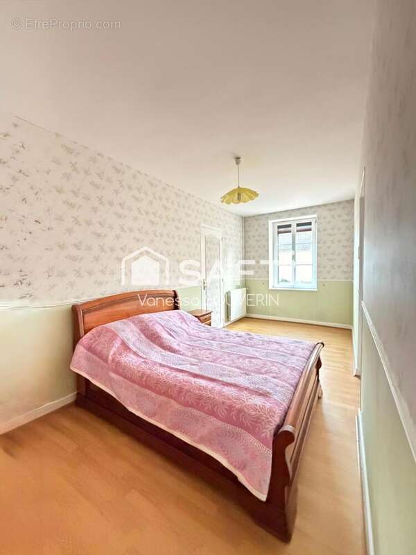 Photo 5 - Maison à LA LOUPTIERE-THENARD