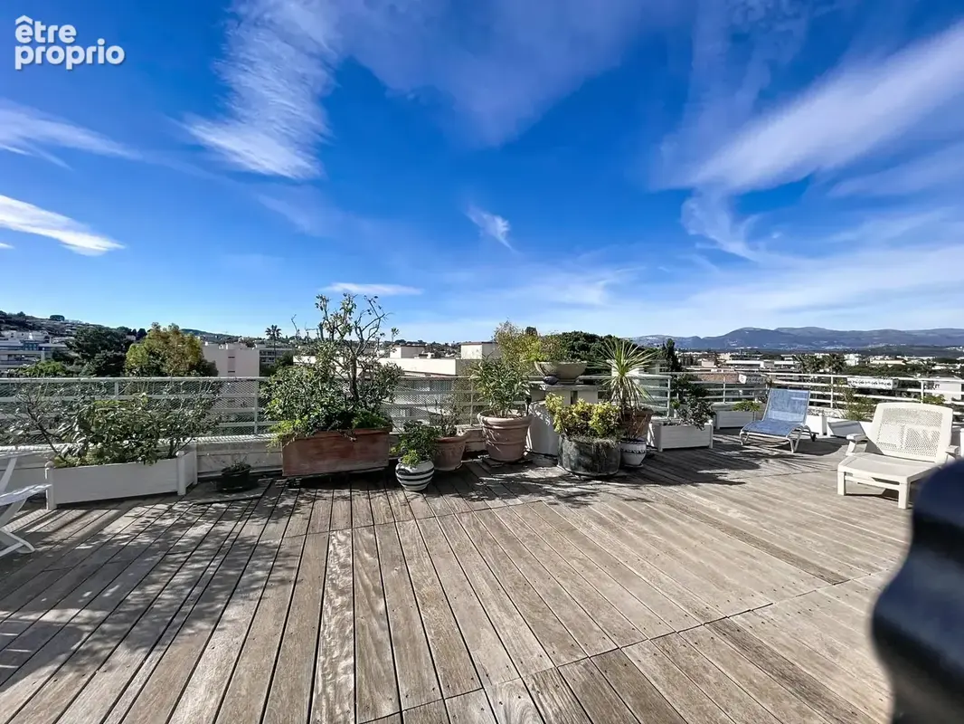 Co-exclusivité - Antibes - 3-4 pièces de 154m² dernier etg et grandes terrasses - Vue mer latéral - photo 4