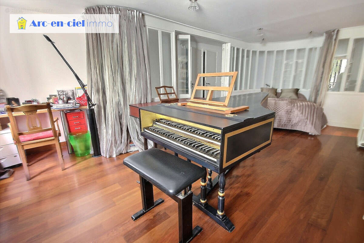 Appartement à PARIS-10E