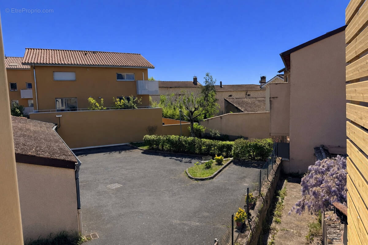 Appartement à QUINCIEUX