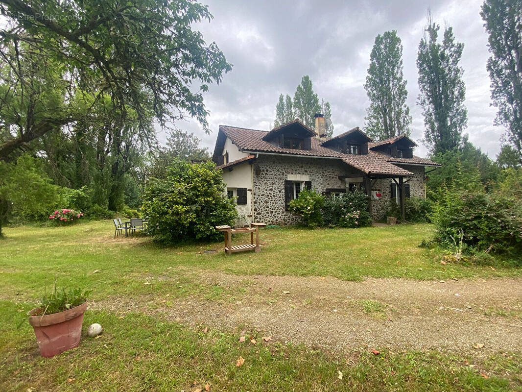 Maison à SAUGNACQ-ET-MURET