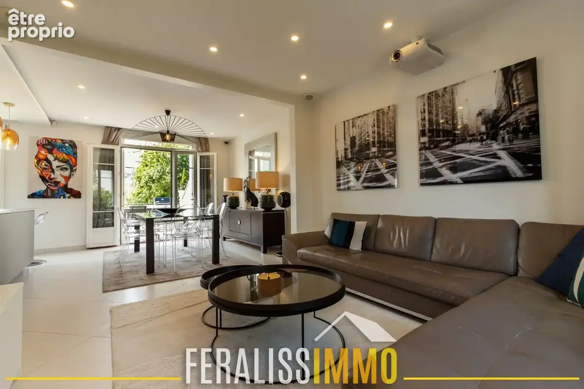 Elégante maison familiale 4 chambres avec piscine et suite p - photo 2