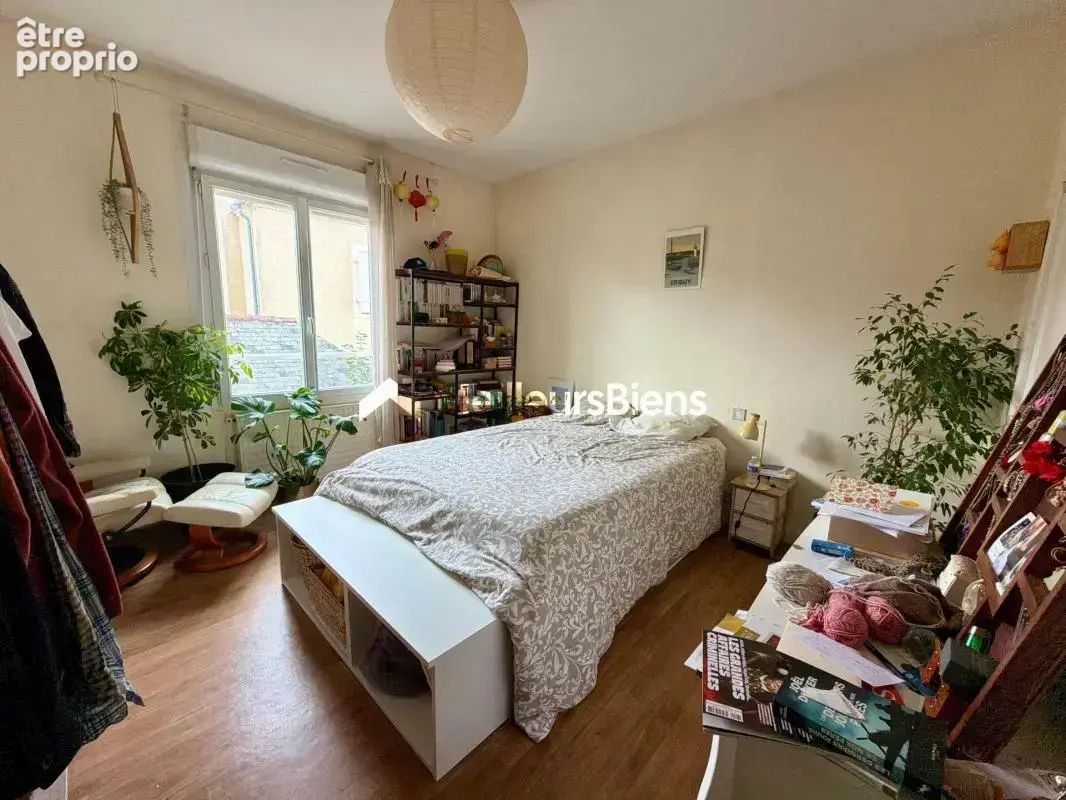 Laval – Secteur gare – Appartement de charme d’environ 80 m² avec 2 chambres et cave - photo 4
