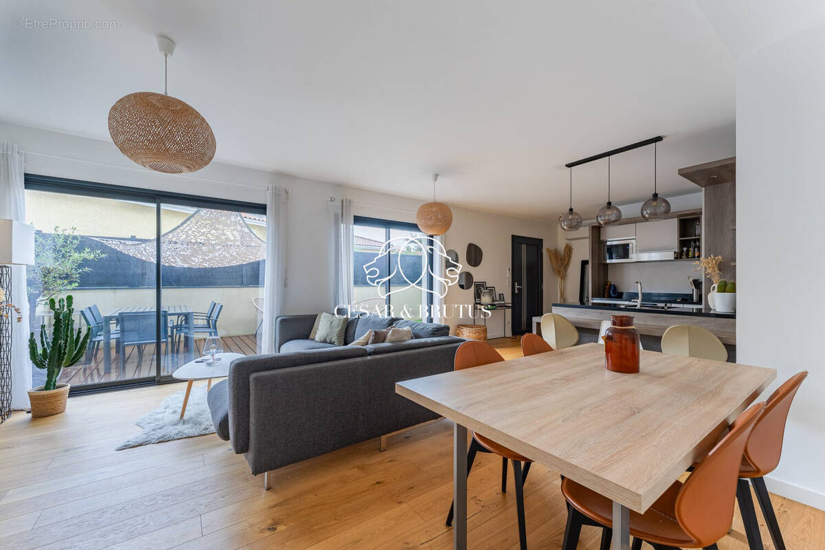 Appartement à SAINT-GENIS-LES-OLLIERES