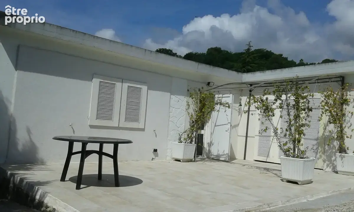 Vence - Quartier résidentiel proche collège - Villa californienne avec piscine + dépendance. - photo 15