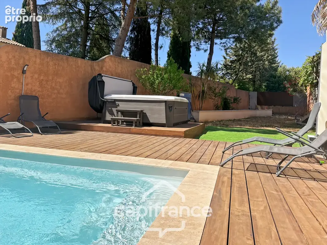 LE CRÈS – Maison familiale avec appartement indépendant, piscine et revenu locatif - photo 8