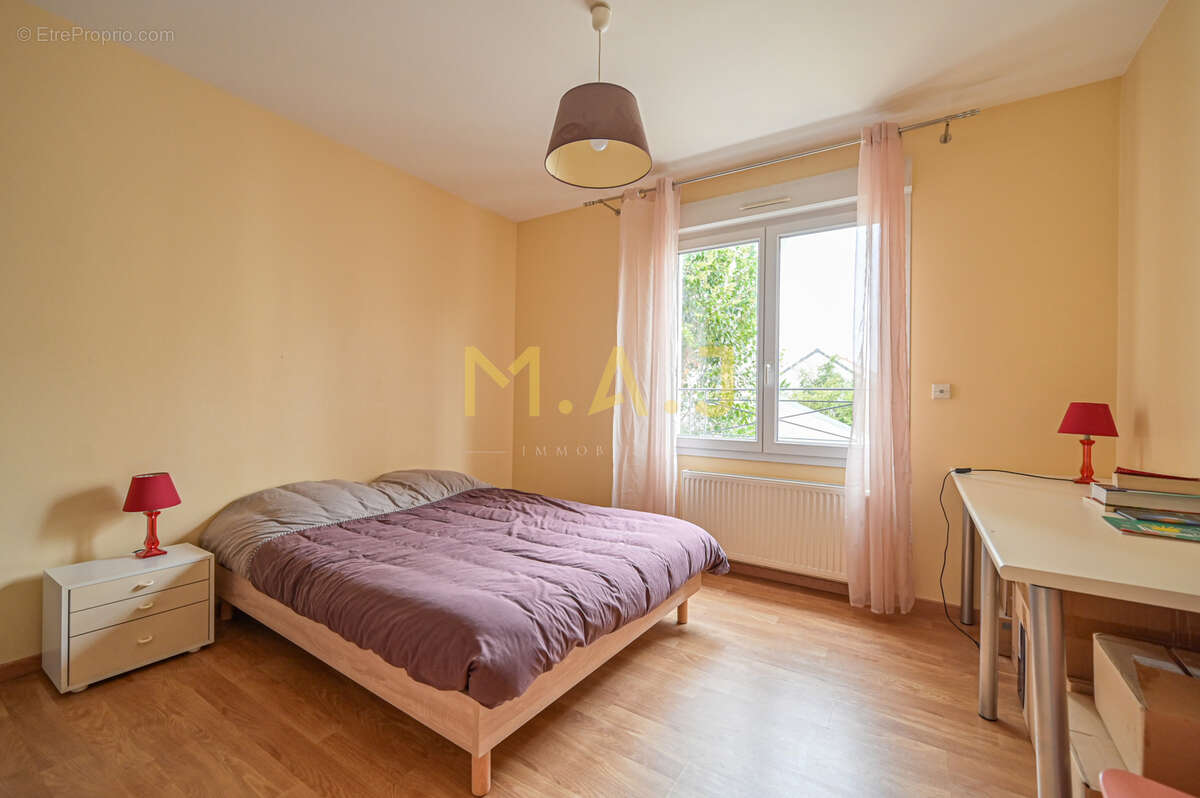 Maison à LE PERREUX-SUR-MARNE