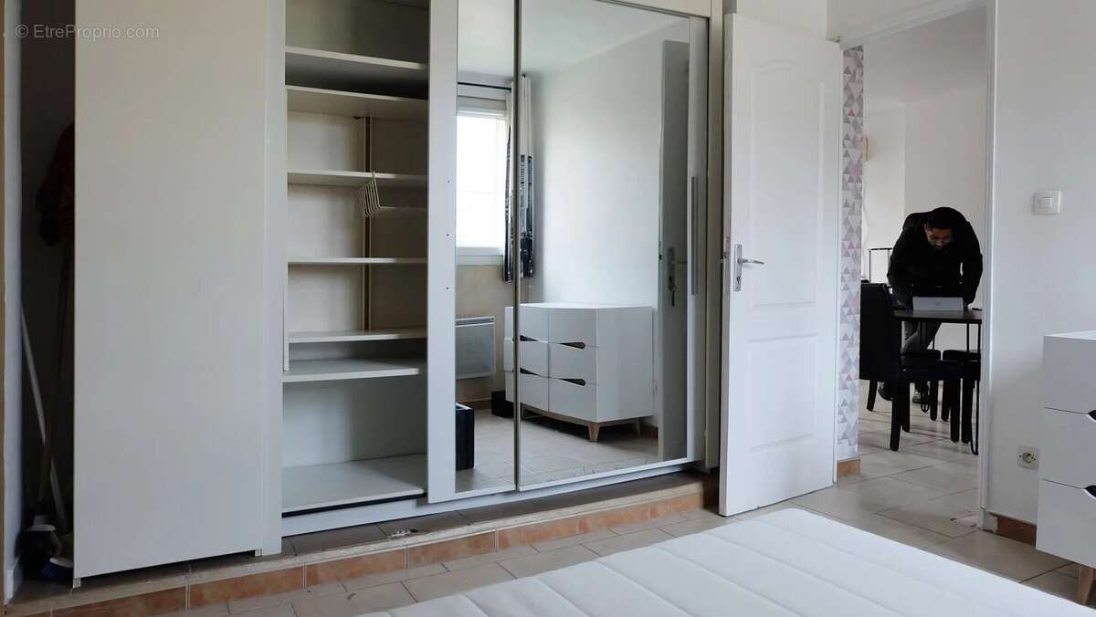 Appartement à MARSEILLE-3E