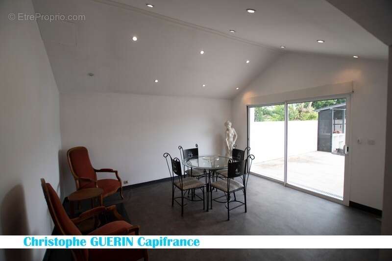 À vendre – Belle maison familiale avec jardin et espace bien-être à Châteaubernard - photo 4