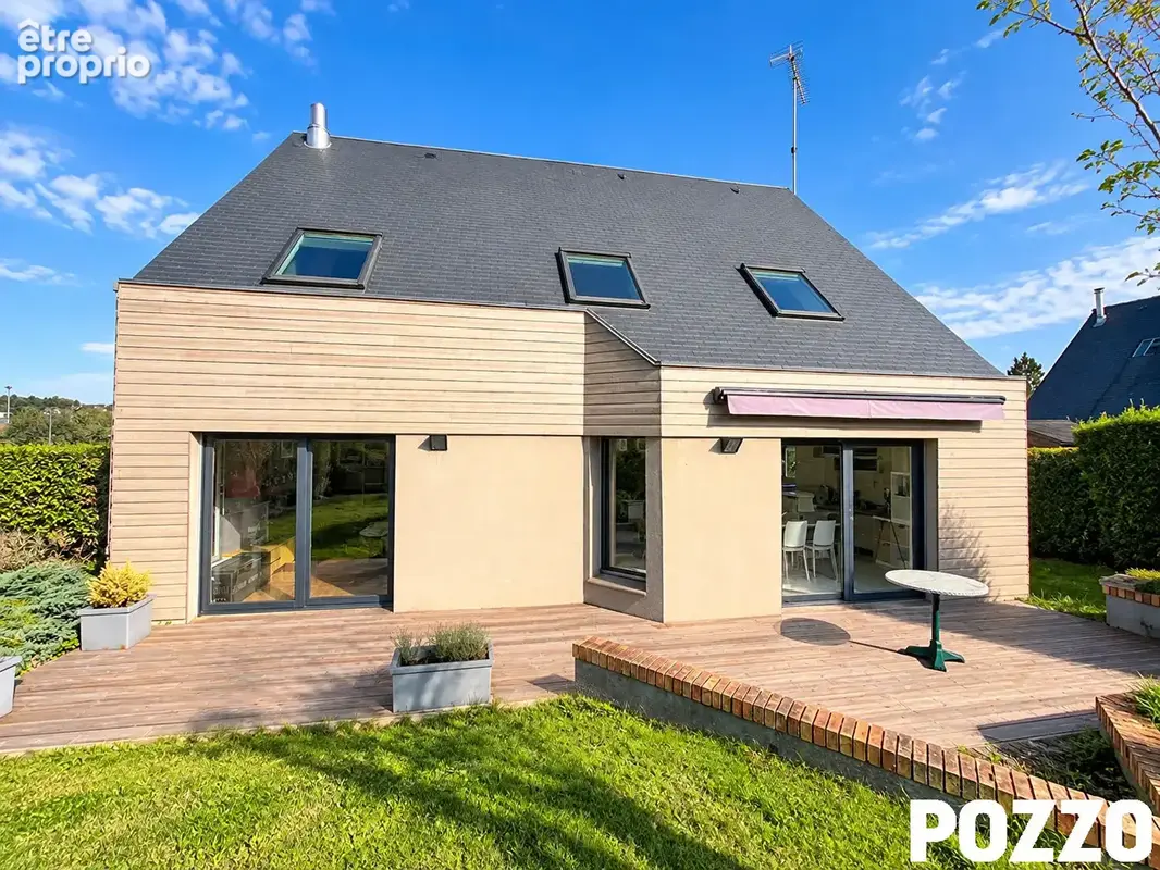 A Vendre - Saint Hilaire Du Harcouet - Maison 6 pièce(s) 128 m² - RARE A LA VENTE - CENTRE-VILLE - GARAGE - JARDIN - photo 16