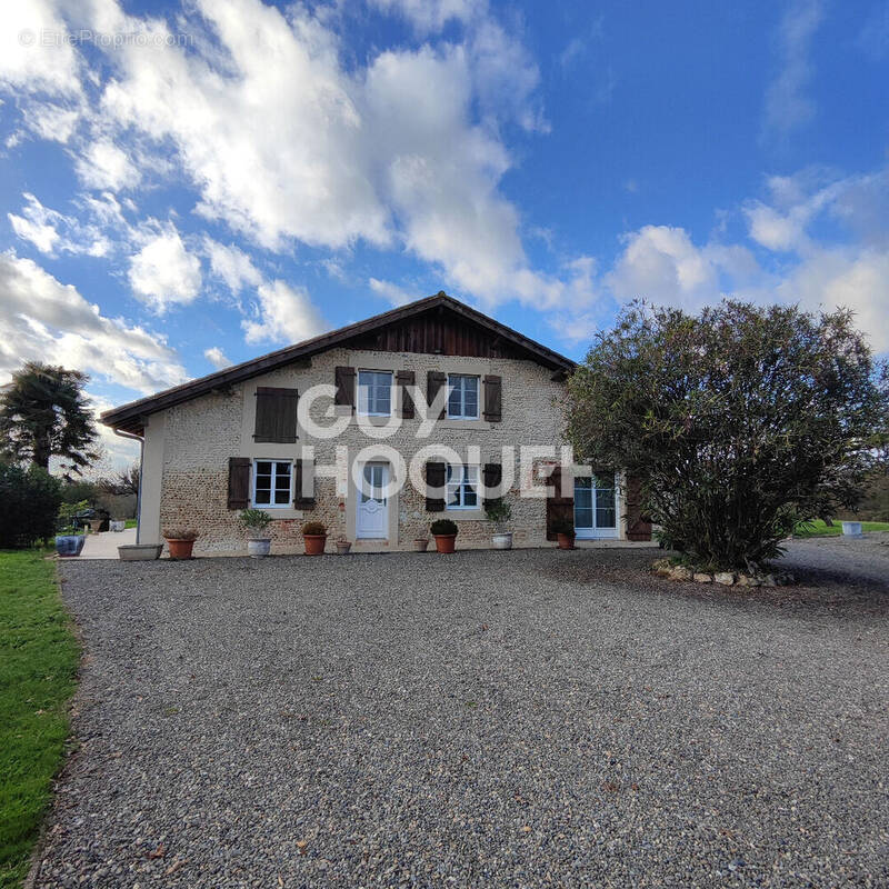 Maison à GRENADE-SUR-L&#039;ADOUR