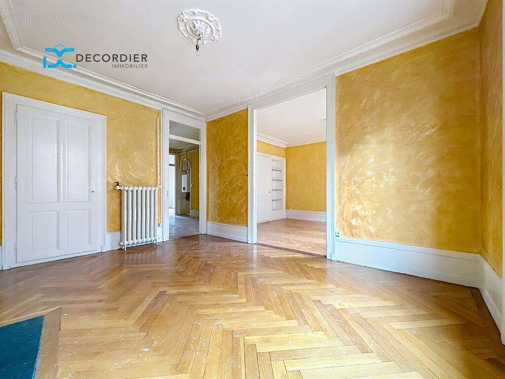 Appartement à EVIAN-LES-BAINS