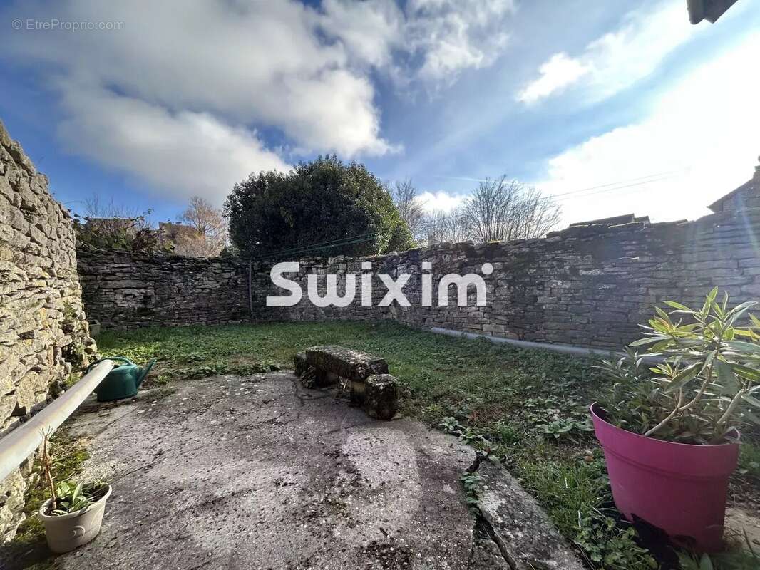 Maison à CHATEAU-CHALON