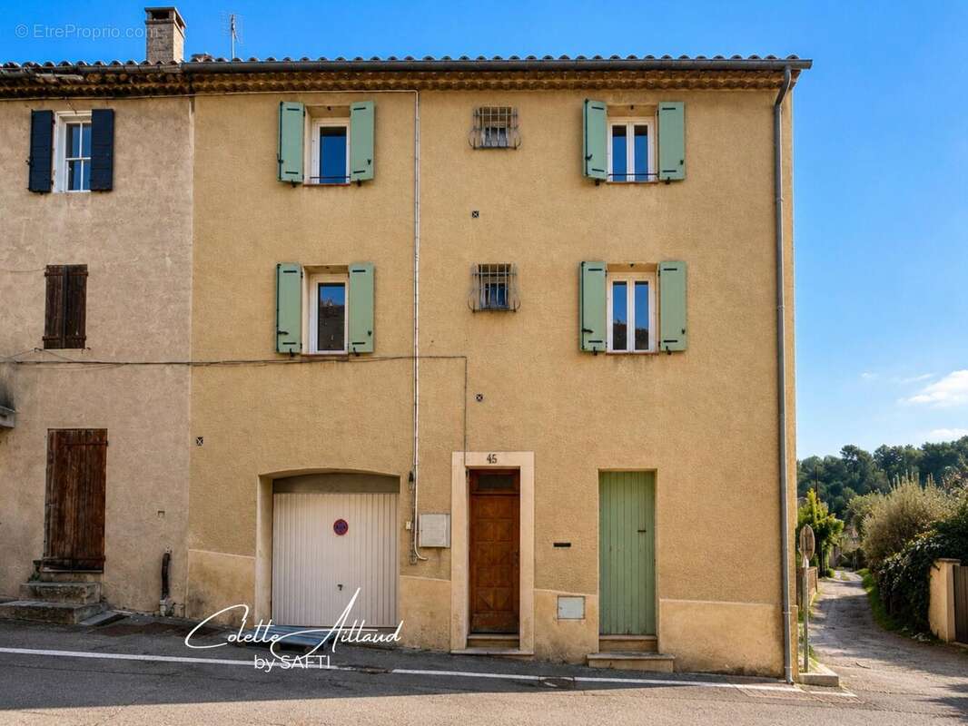 Photo 2 - Maison à GREASQUE