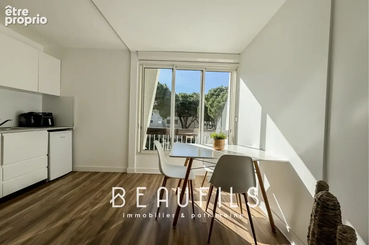 Exclusivité - La Grande Motte - Centre Ville - Appartement rénové à 300m de la mer - photo 3