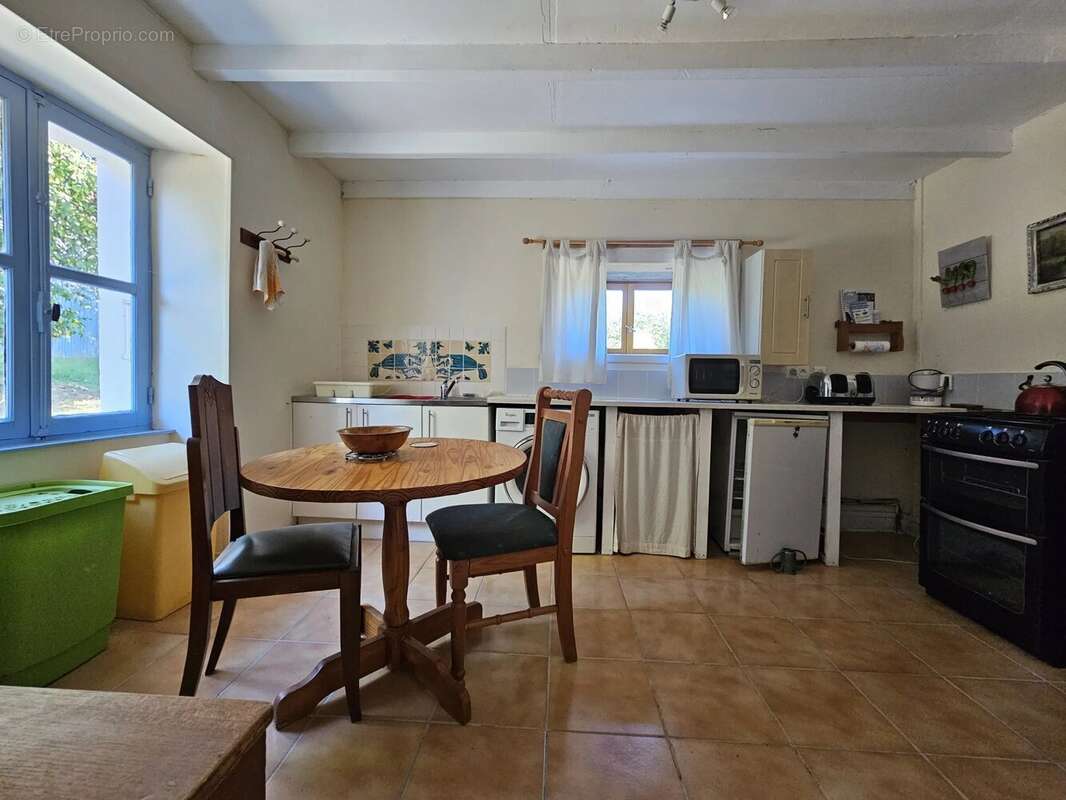 Charmante maison de campagne de 3 chambres avec grange et verger - photo 4