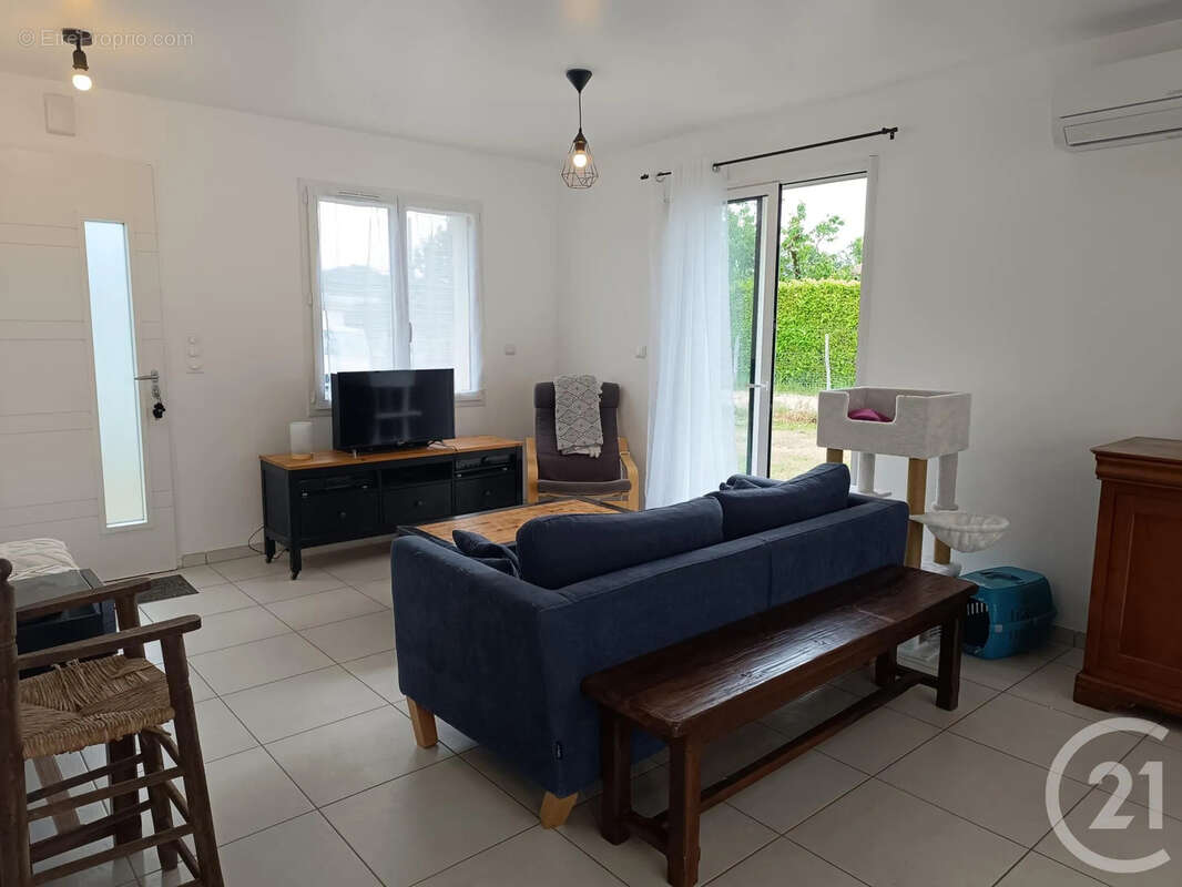 Maison 71 m² à Gours  - photo 2
