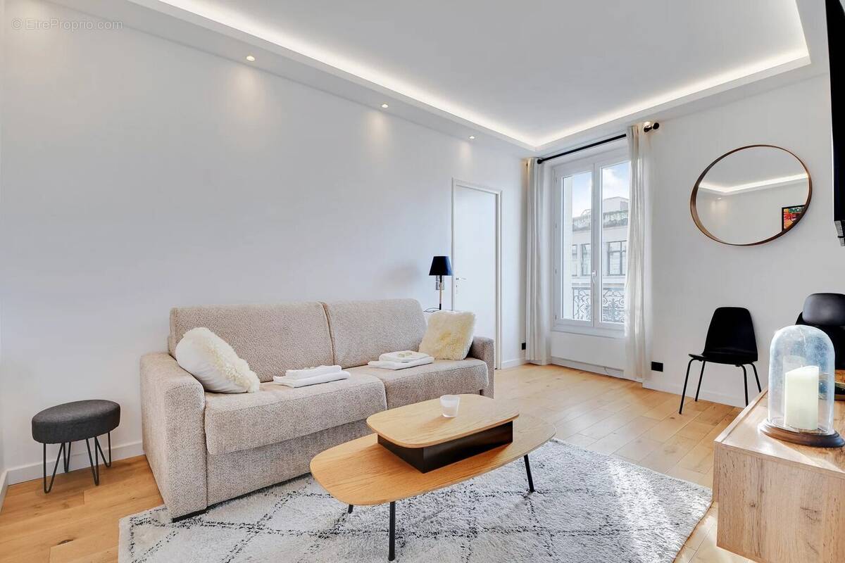 Appartement à PARIS-14E
