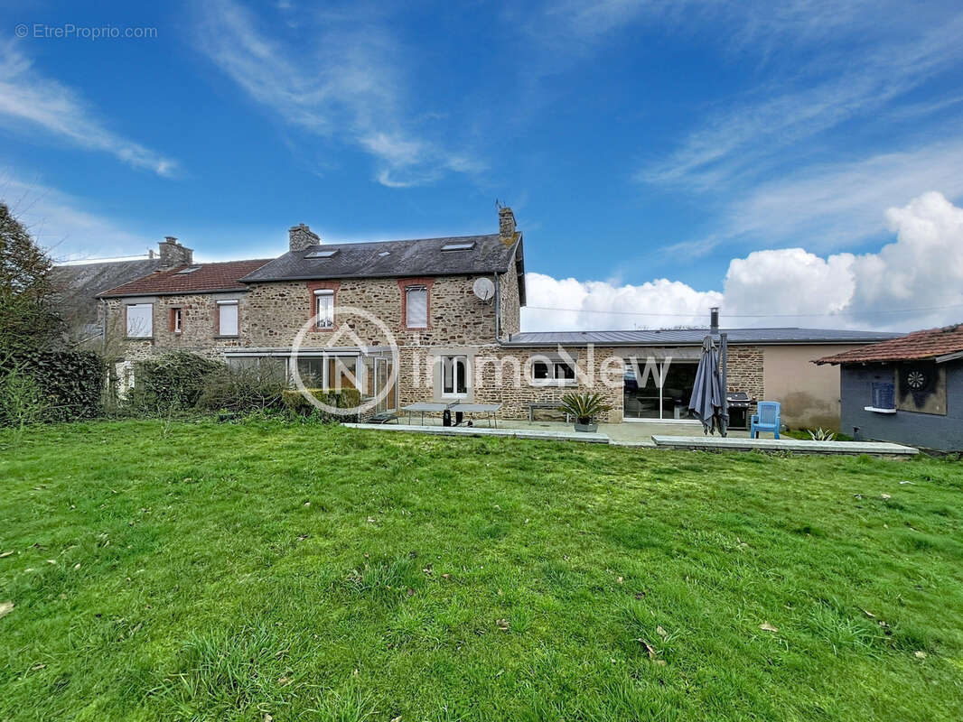 Maison à DRAGEY-RONTHON