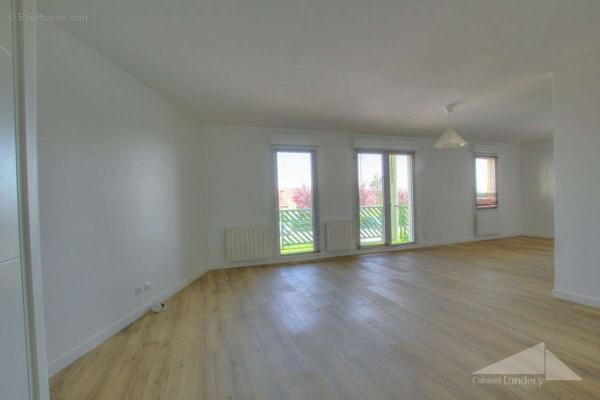 Appartement à THOIRY