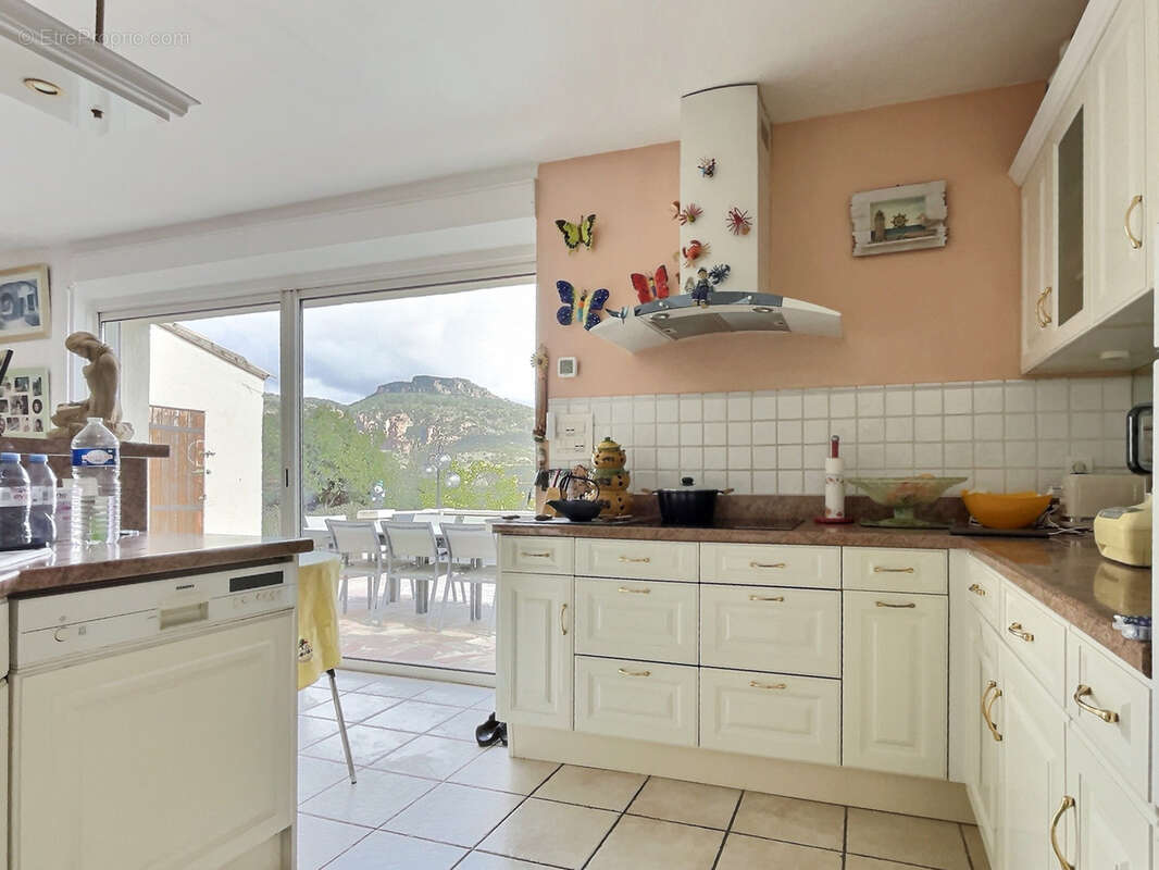 Autre à ROQUEBRUNE-SUR-ARGENS