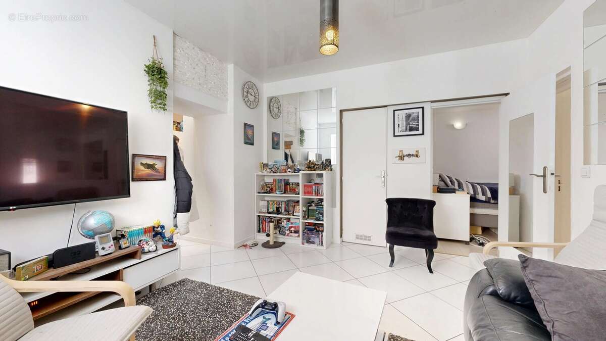 Appartement à VAUJOURS
