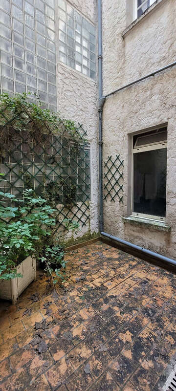 Appartement Saintes et local commercial 78m² - photo 10