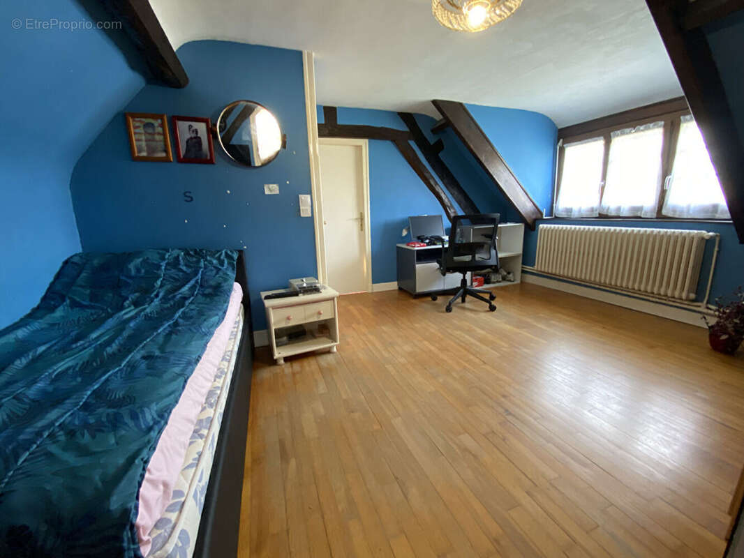 Maison à DAMVILLE