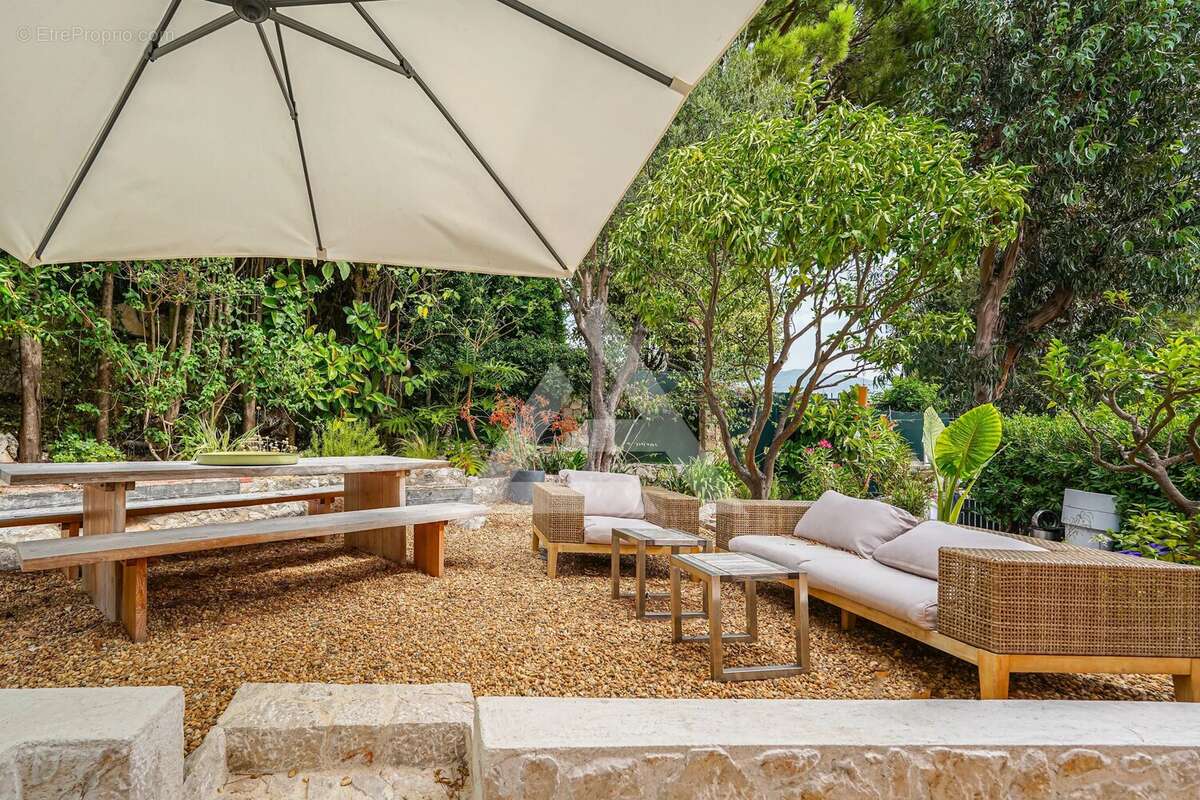 Roquebrune cap martin - 3 pieces - piscine et jardin privatif - cave et parking - photo 2