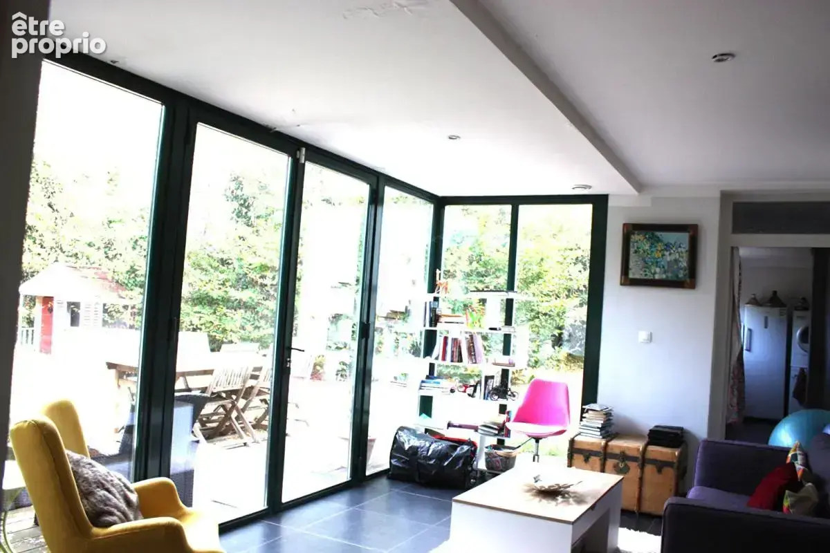 Maison Brindas T6 de195 m2 terrain individuel 1640 m² - photo 5