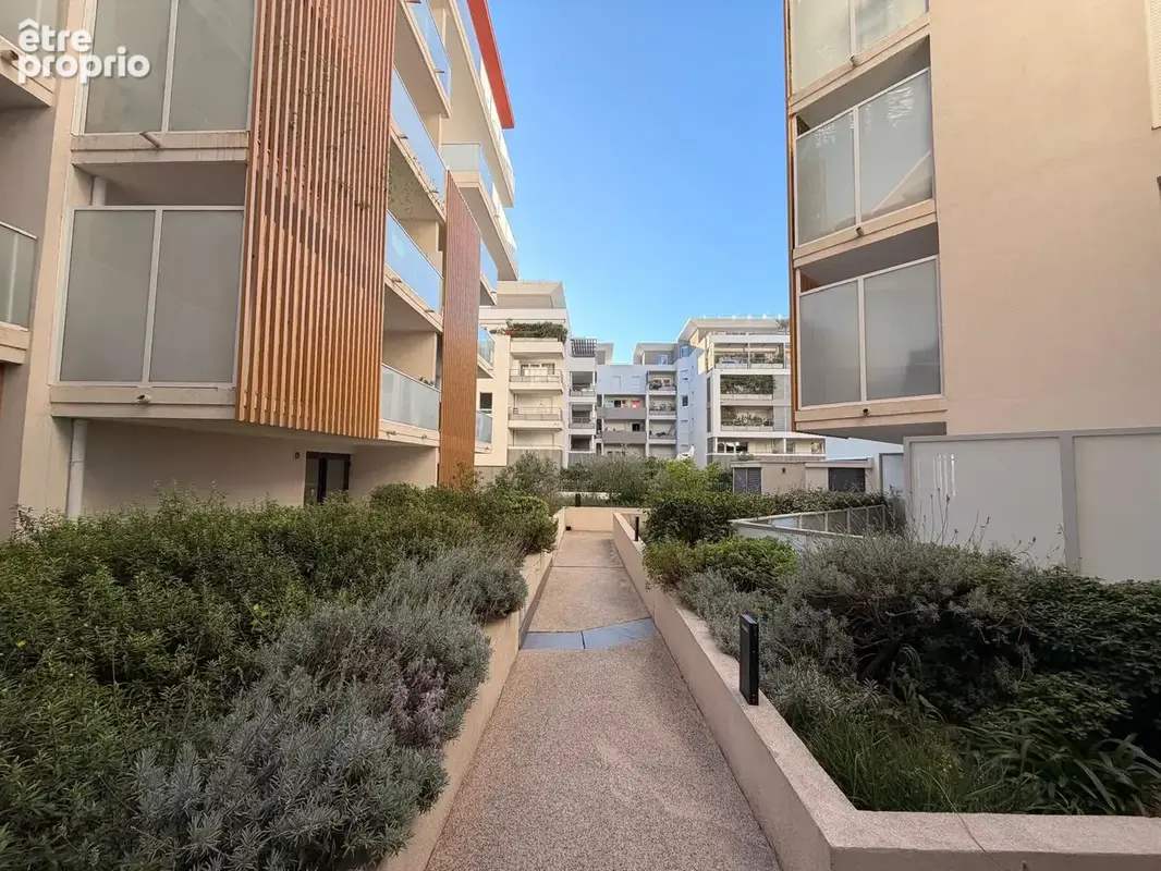 NIMES MONT DUPLAN Magnifique appartement 3 pièces de 70 m2 avec terrasse de 42 m2 et double parking - photo 20
