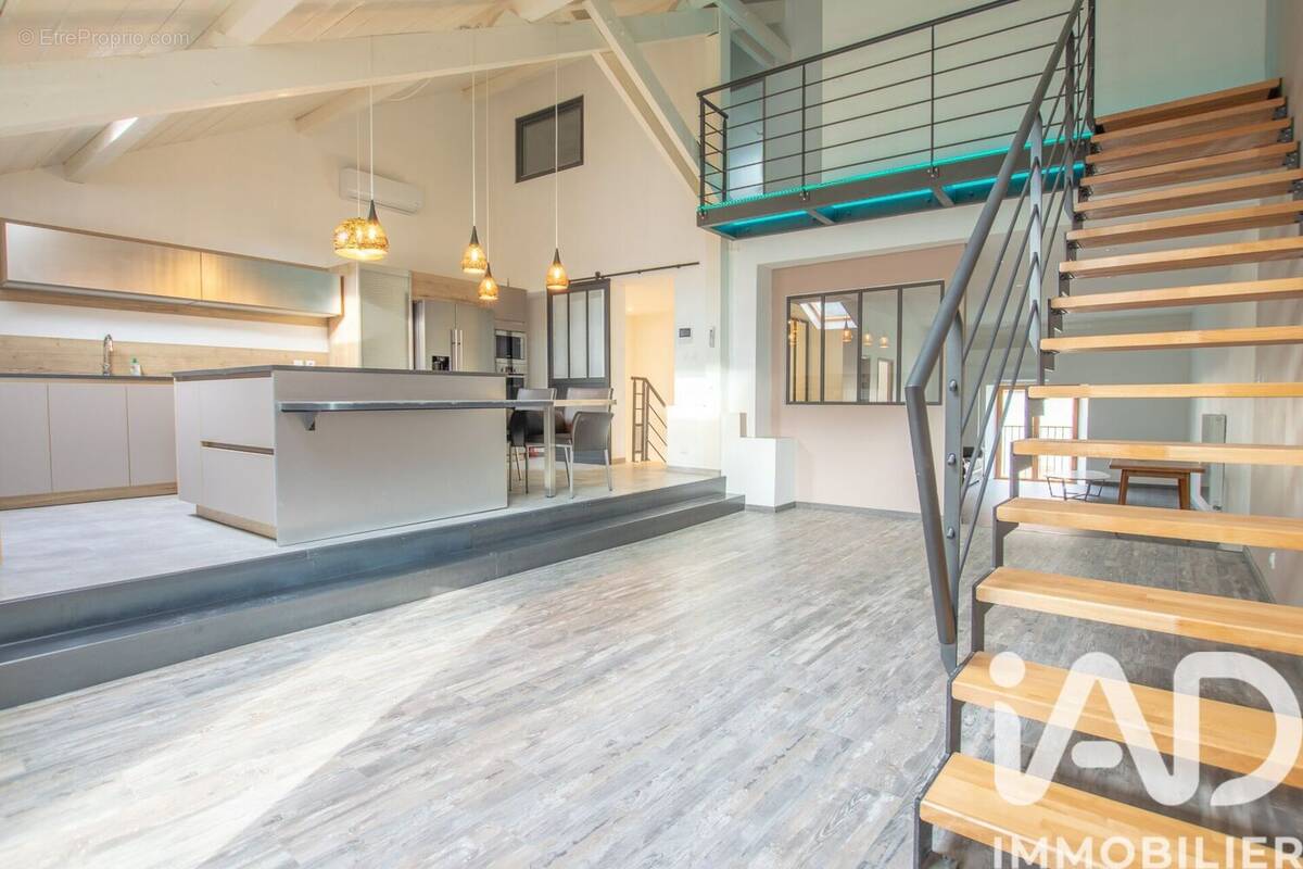 Photo 1 - Commerce à TRESSERVE