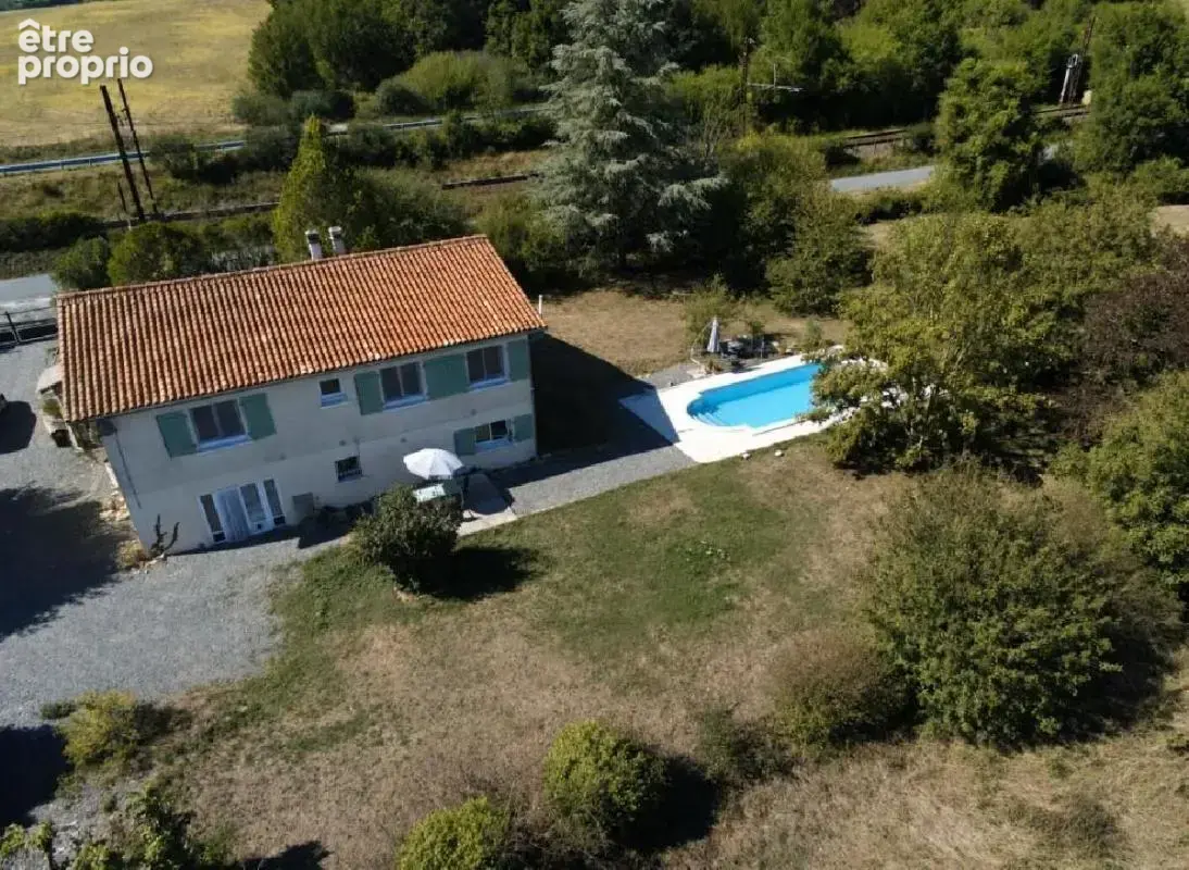Maison à RUFFEC
