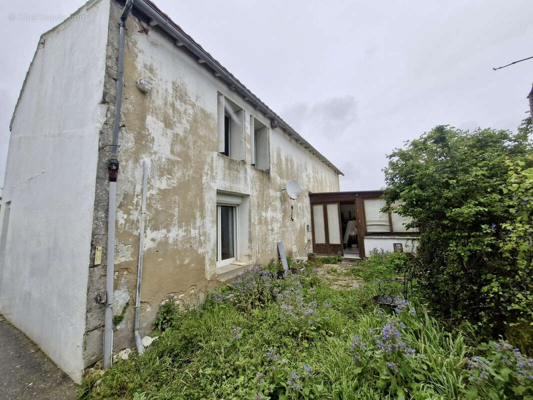 Maison à SEMUSSAC