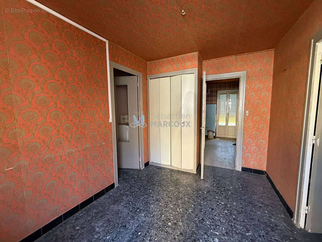 Maison à SAINT-BONNET-LE-COURREAU