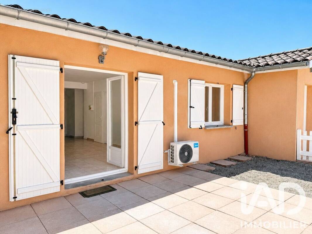 Photo 1 - Appartement à SAINT-GENIS-LAVAL