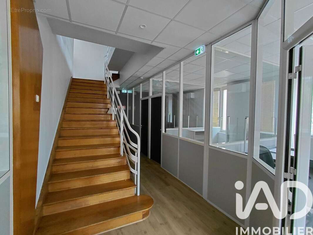 Commerce 325 m² à Saint-Symphorien-Sur-Coise  - photo 7