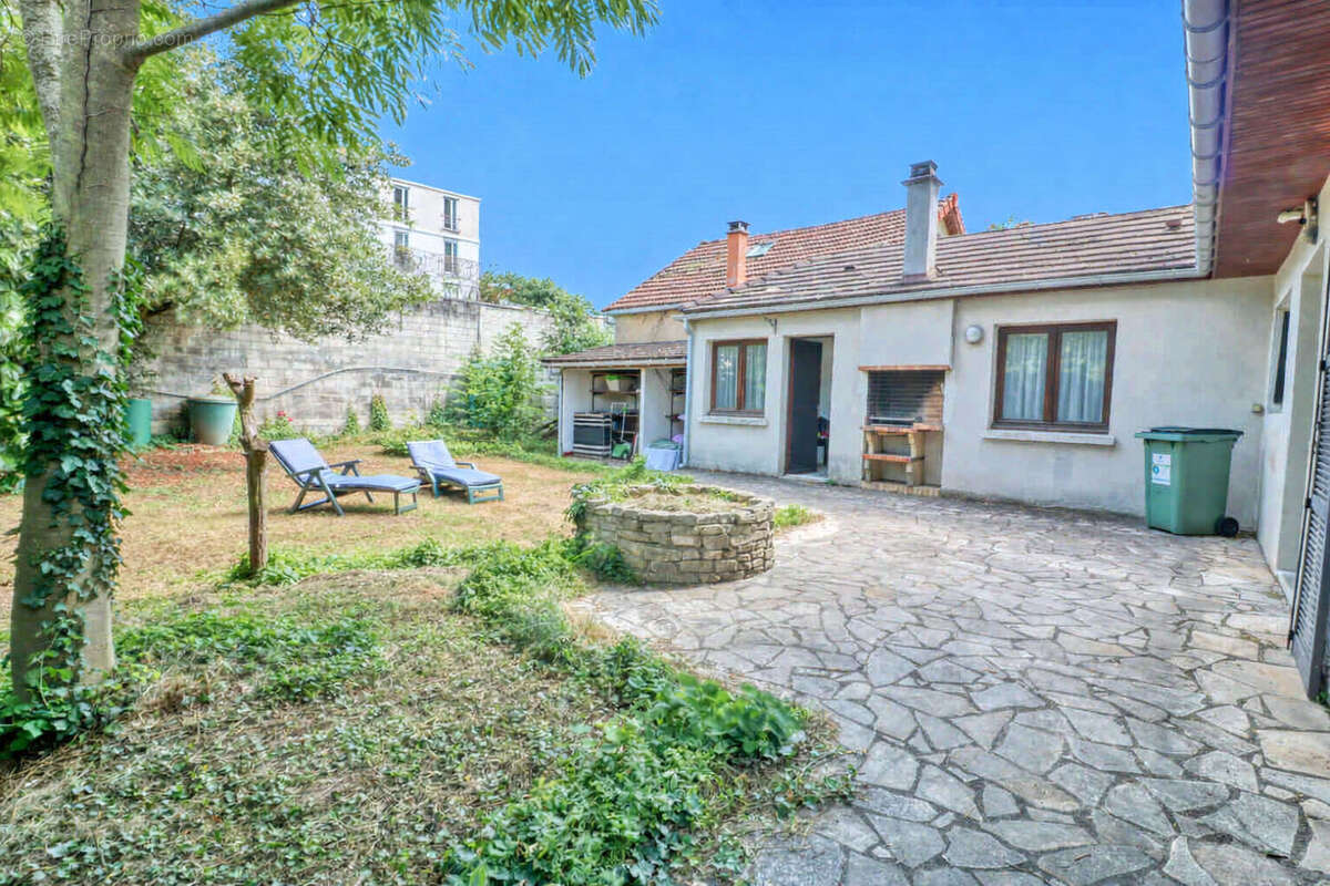 Maison Antony 10 pièce(s) - 5 chambres - 2 bureaux + dépendance - DPE C - photo 18