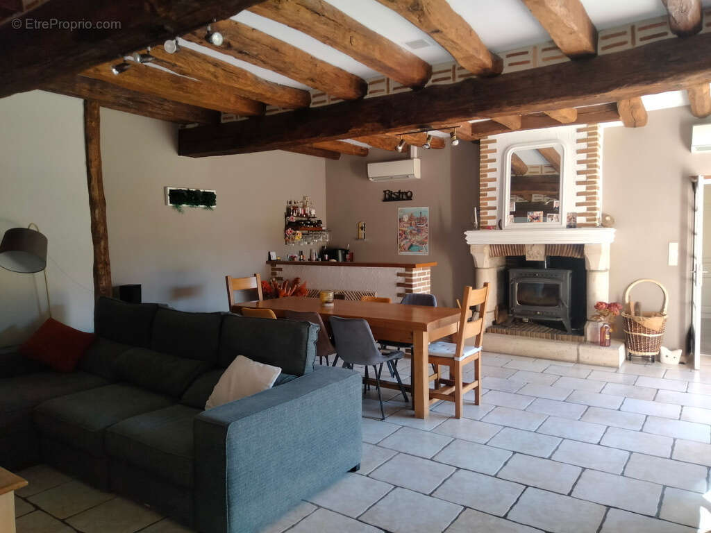 Coup de cœur à proximité de Puiseaux   Ancien corps de ferme entièrement rénové, alliant authenticité, beaux v - photo 6
