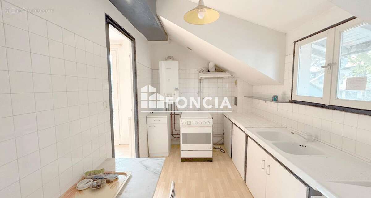 CAPBRETON CENTRE-VILLE - Villa Capbretonaise authentique à rénover - 167m² - Terrain 560m² - photo 13