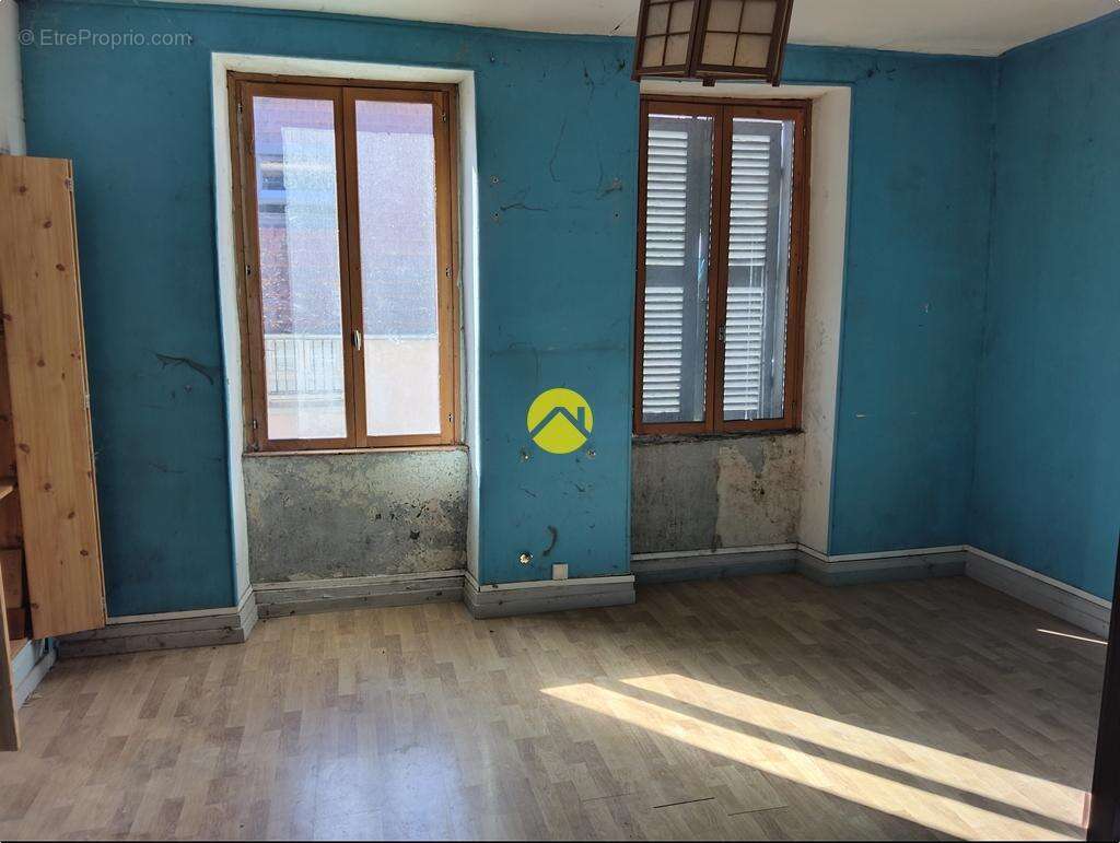 Maison à LURCY-LEVIS