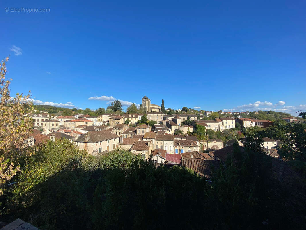 Maison à PUY-L&#039;EVEQUE