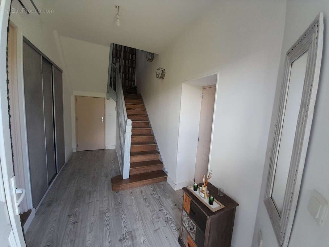 Maison à POUEYFERRE