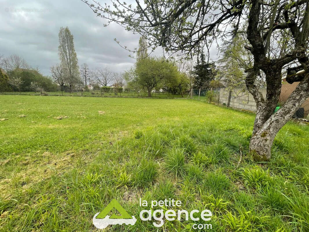 Terrain à BOURGES
