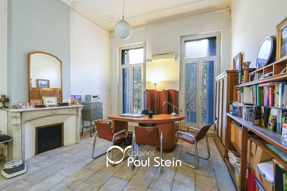 Appartement à MARSEILLE-1E